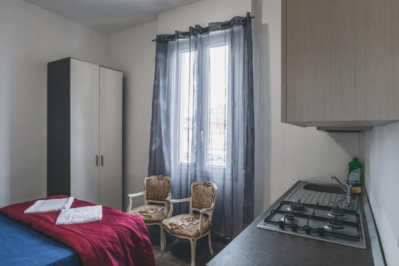 Bulldog Station Apartments With Private Wc, Ac, Tv Mestre Exterior foto